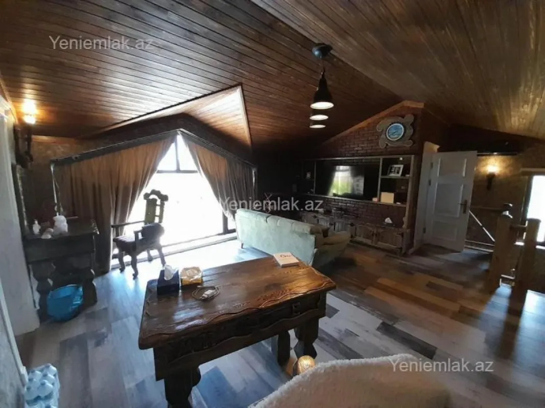 Satılır 6 otaqlı həyət evi 400 m²