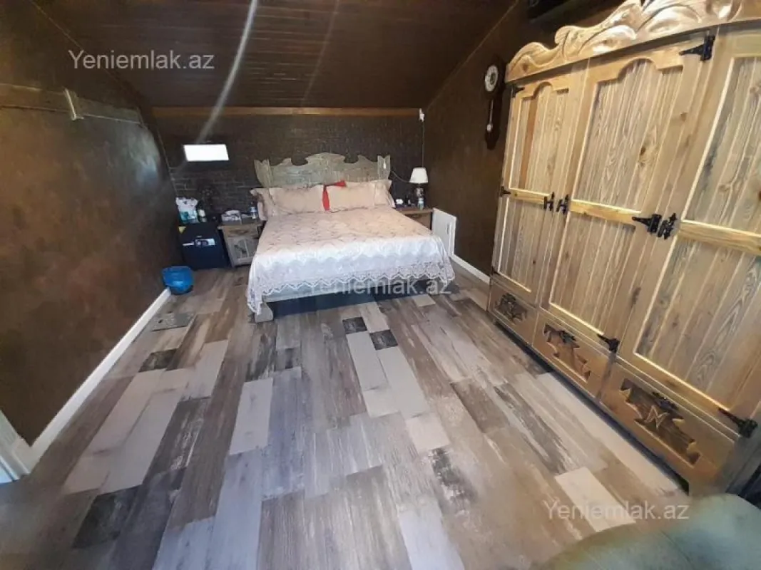 Satılır 6 otaqlı həyət evi 400 m²