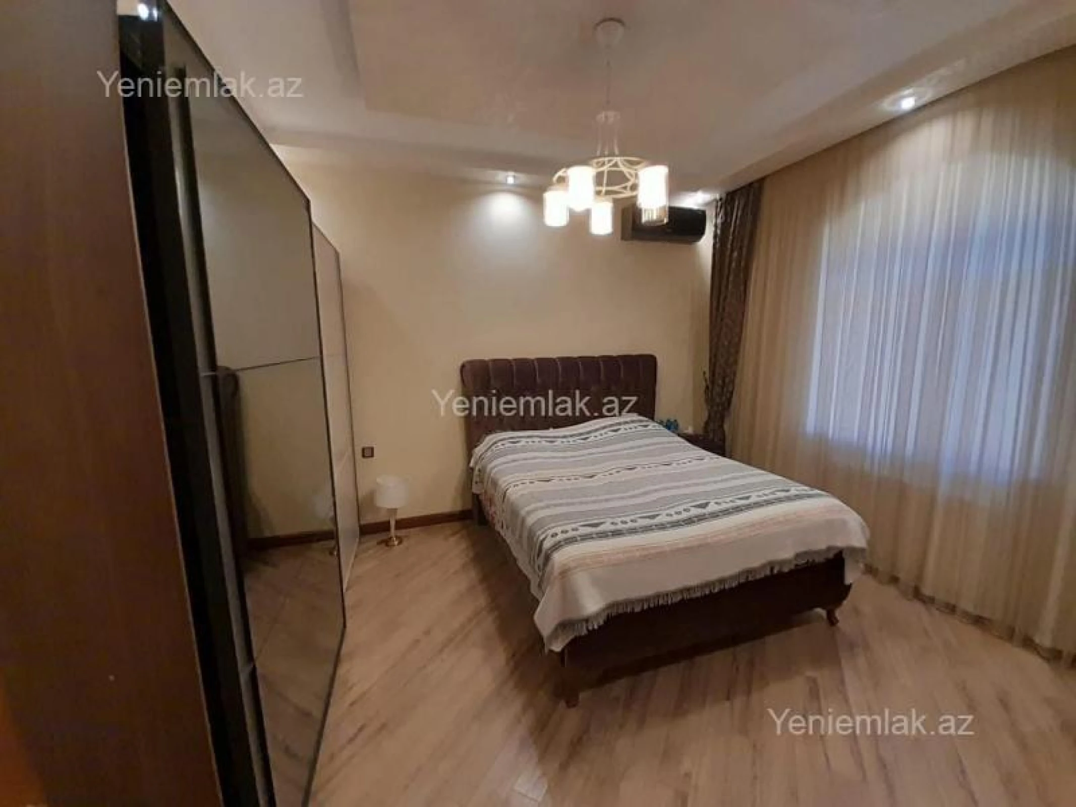 Satılır 6 otaqlı həyət evi 400 m²