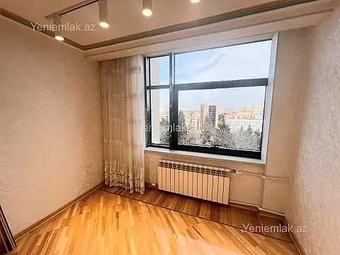 Satılır 2 otaqlı köhnə tikili 70 m²
