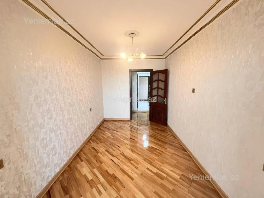 Satılır 2 otaqlı köhnə tikili 70 m²