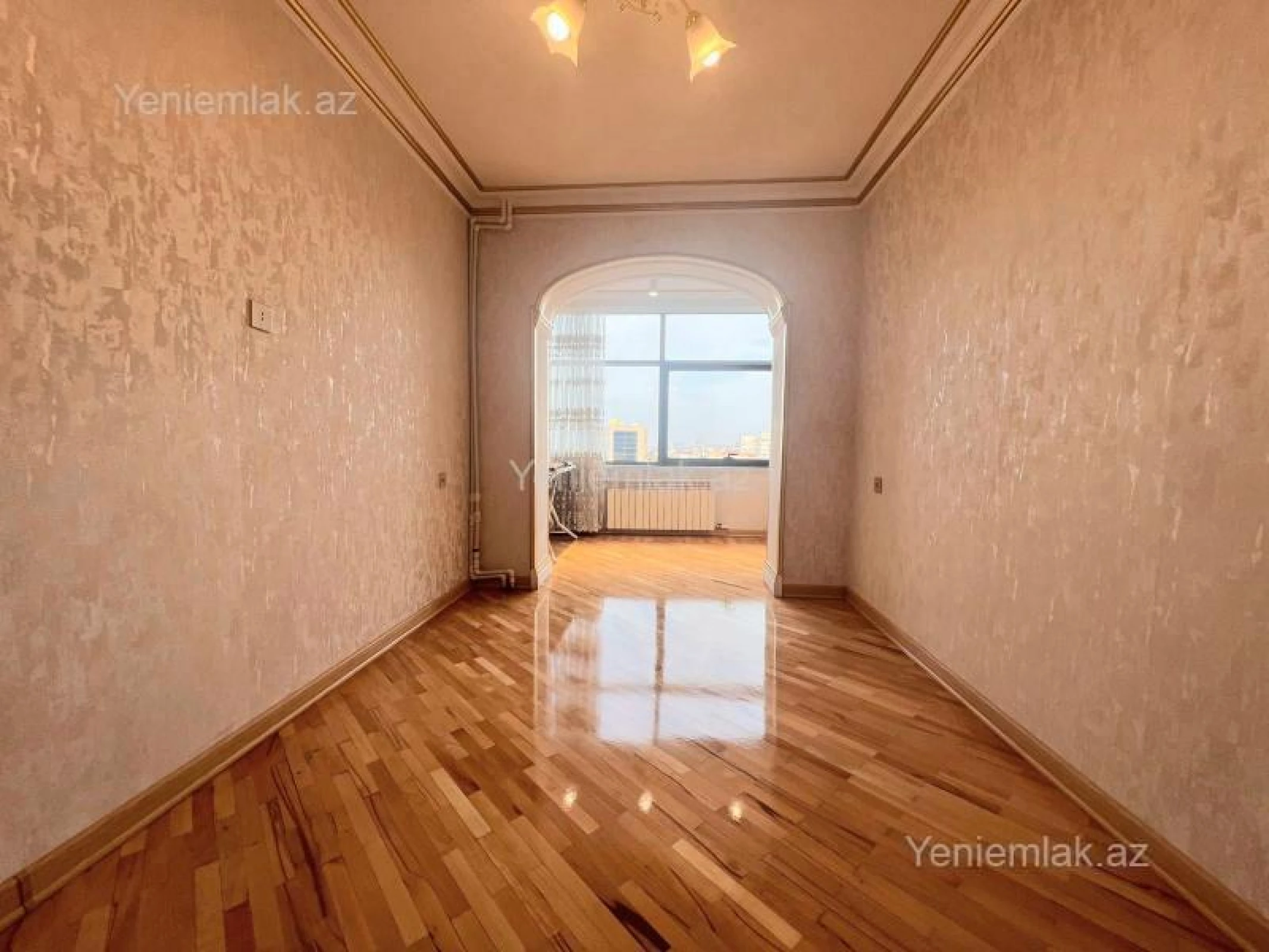 Satılır 2 otaqlı köhnə tikili 70 m²