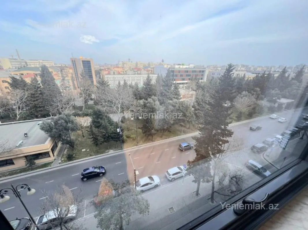 Satılır 2 otaqlı köhnə tikili 70 m²