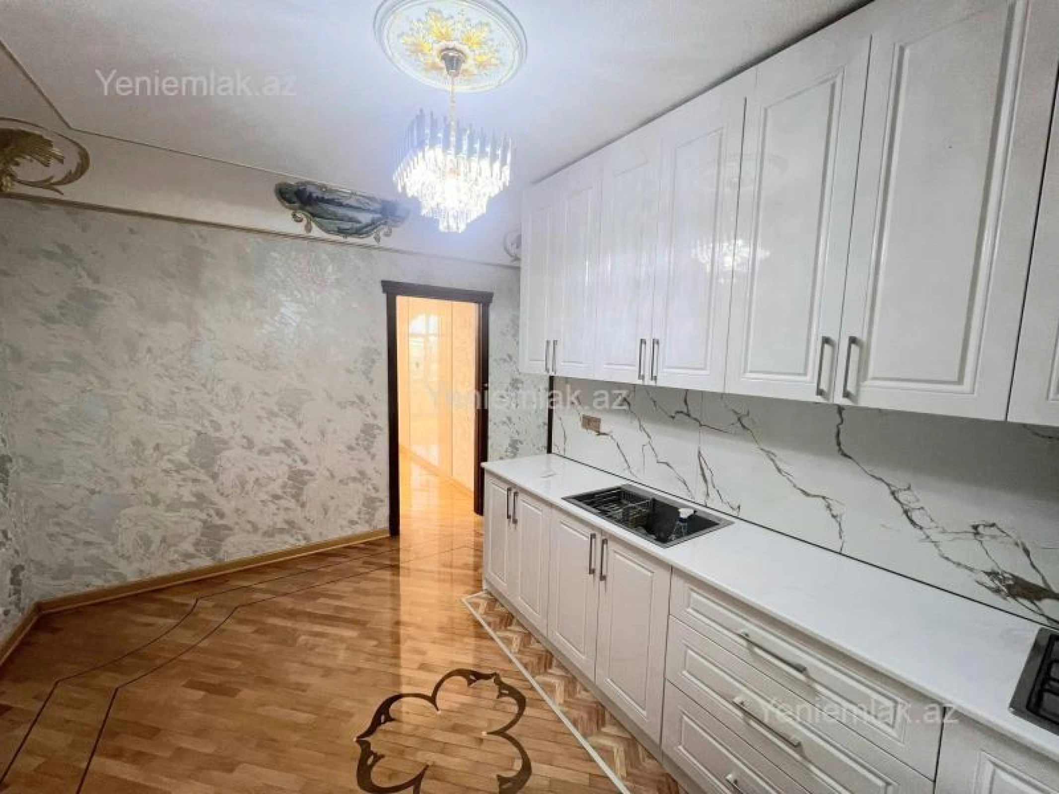 Satılır 2 otaqlı köhnə tikili 70 m²