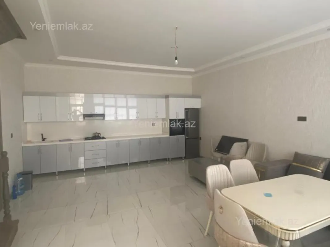 Satılır 5 otaqlı həyət evi 190 m²