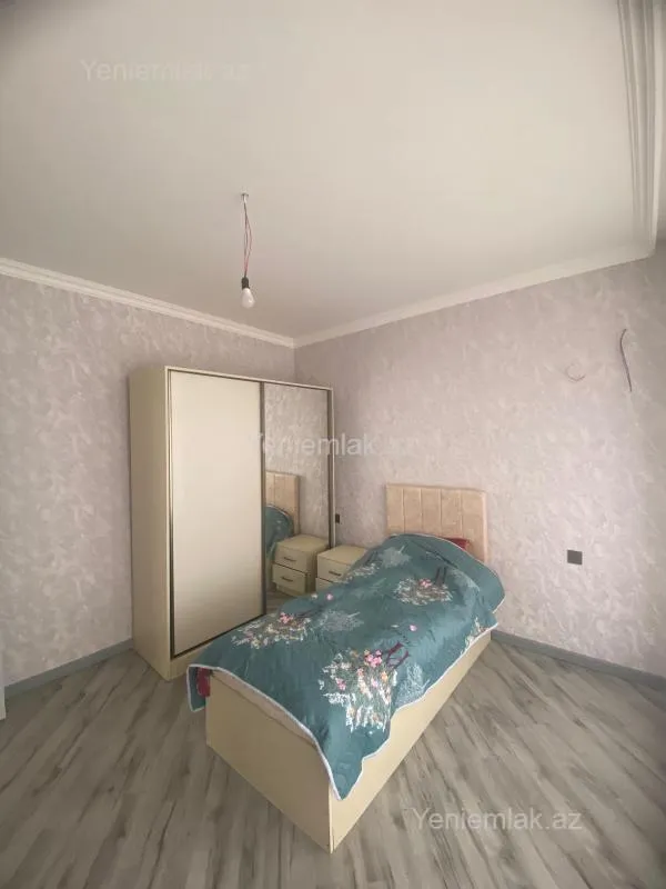 Satılır 5 otaqlı həyət evi 190 m²