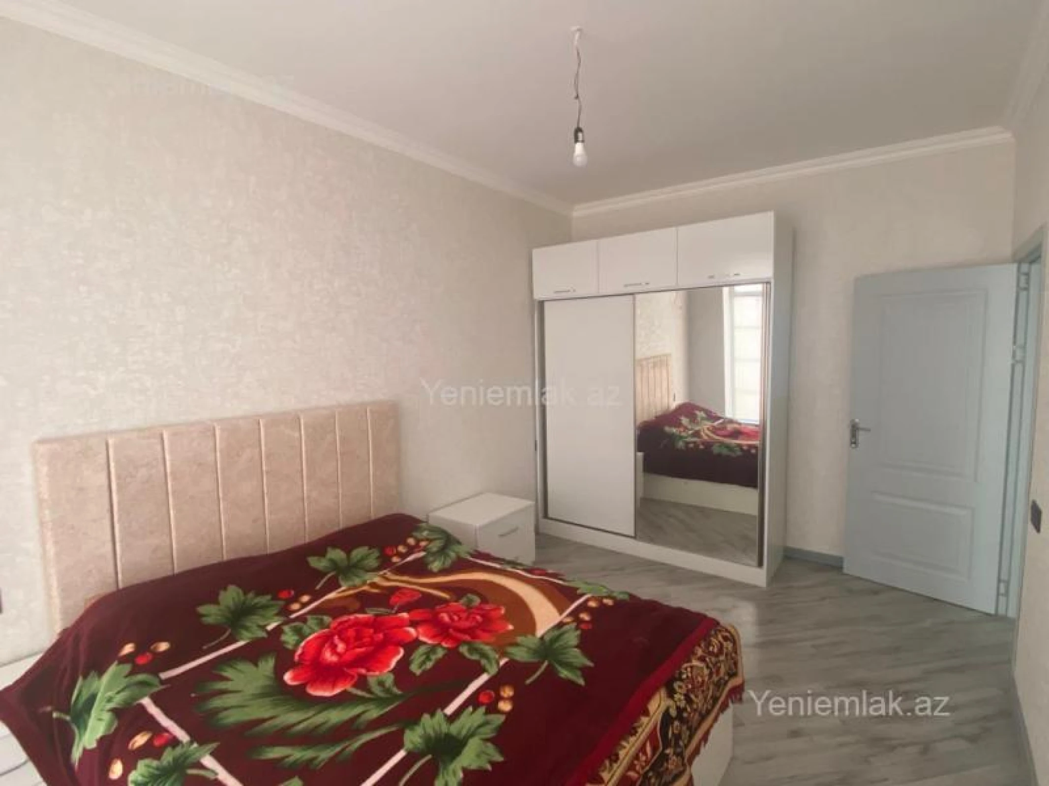 Satılır 5 otaqlı həyət evi 190 m²