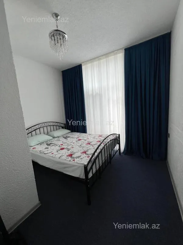 Satılır 8 otaqlı həyət evi 220 m²