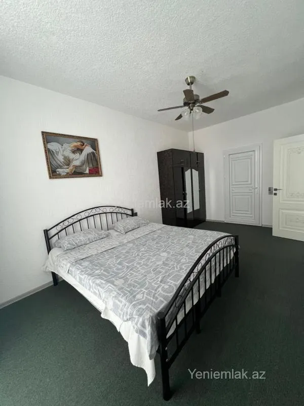 Satılır 8 otaqlı həyət evi 220 m²