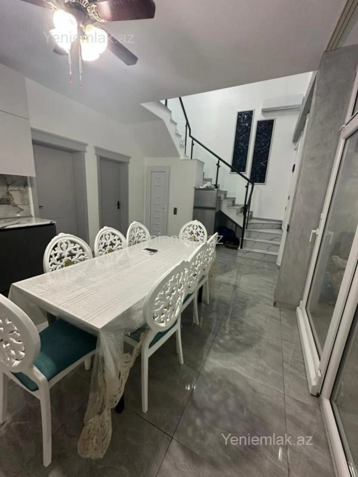 Satılır 8 otaqlı həyət evi 220 m²