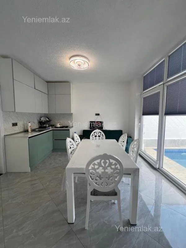 Satılır 8 otaqlı həyət evi 220 m²