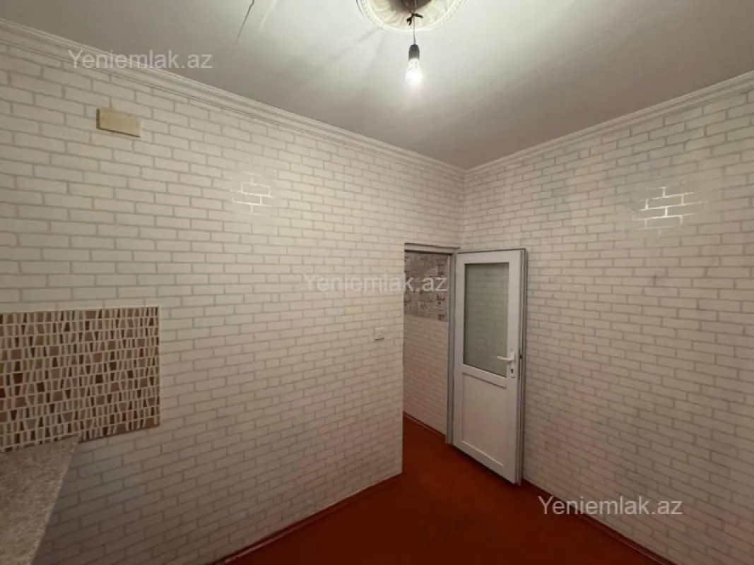Satılır 1 otaqlı köhnə tikili 32 m²