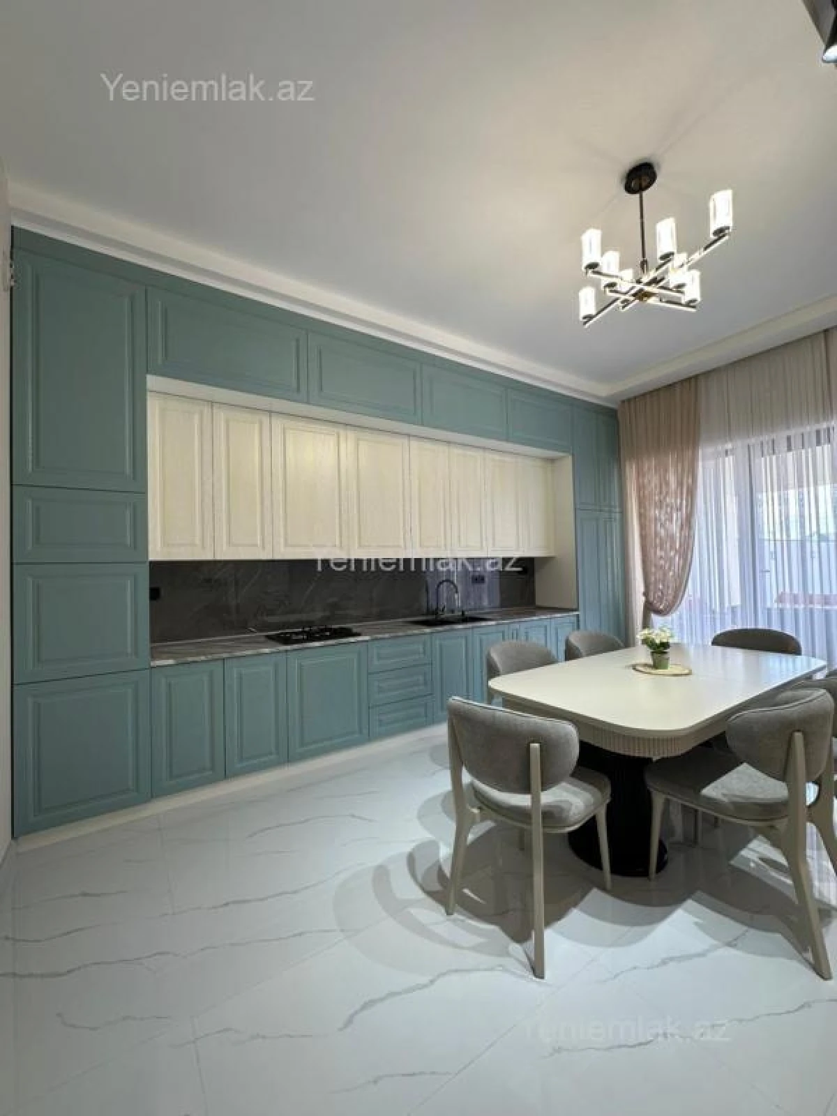 Satılır 4 otaqlı həyət evi 180 m²