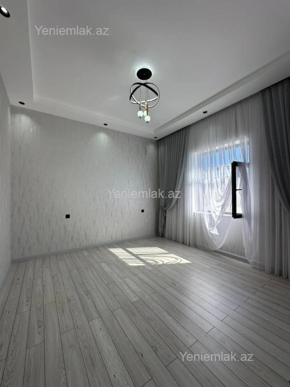 Satılır 4 otaqlı həyət evi 180 m²