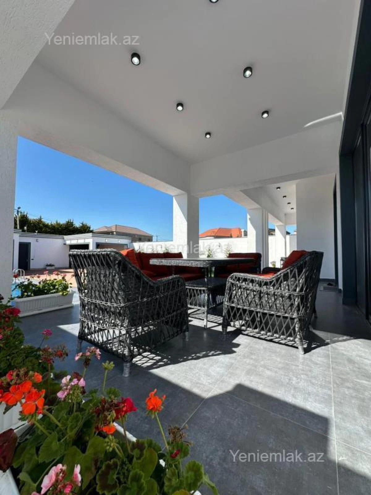 Satılır 4 otaqlı həyət evi 180 m²