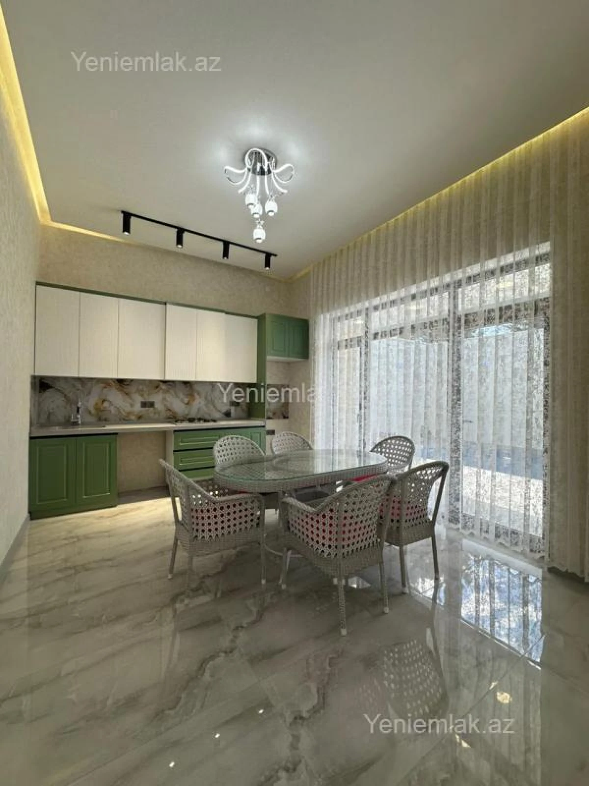 Satılır 4 otaqlı həyət evi 170 m²
