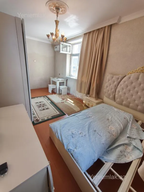 Satılır 1 otaqlı köhnə tikili 35 m²