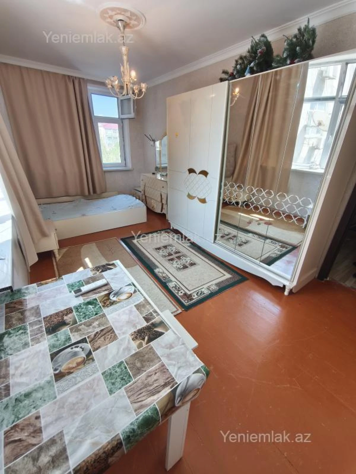 Satılır 1 otaqlı köhnə tikili 35 m²