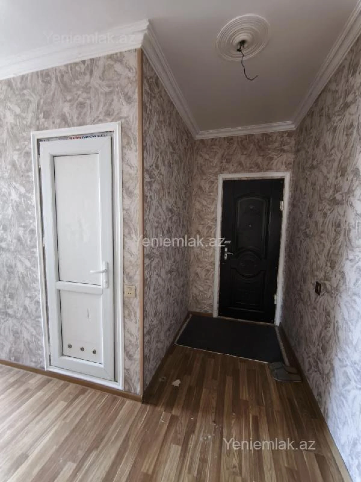 Satılır 1 otaqlı köhnə tikili 35 m²