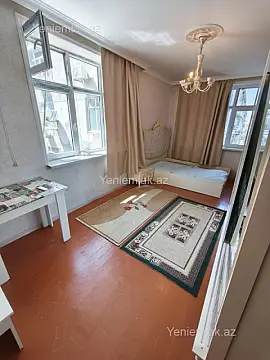 Satılır 1 otaqlı köhnə tikili 35 m²