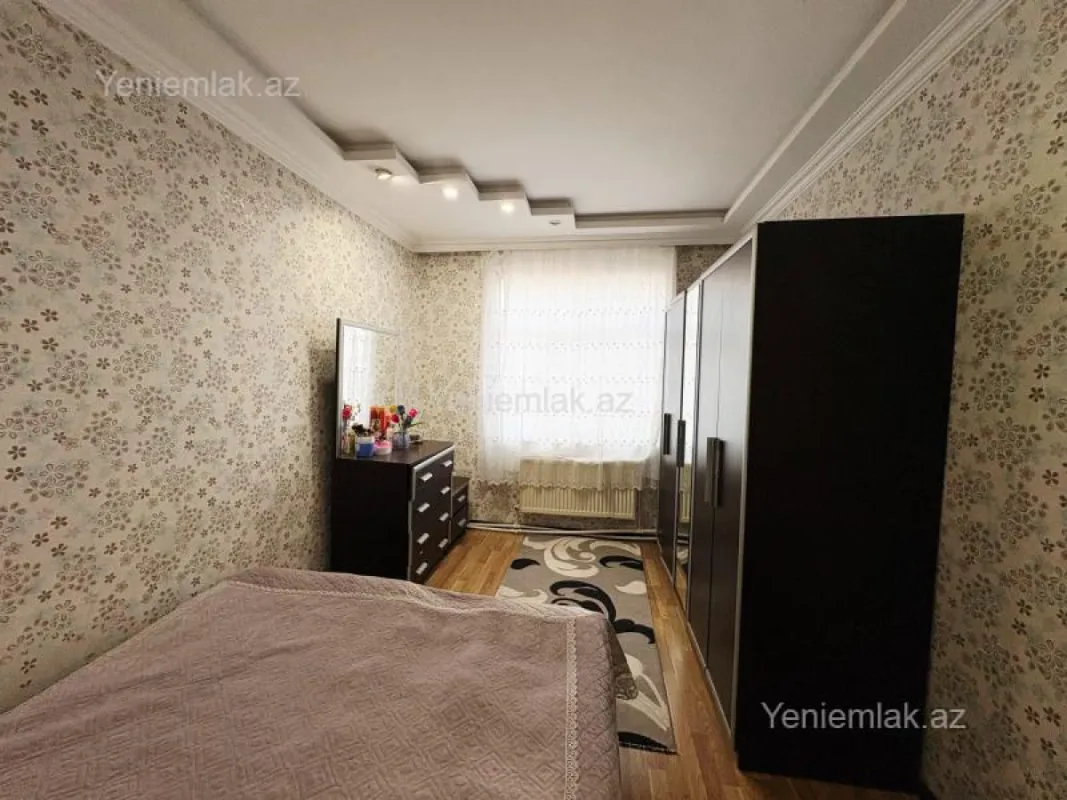 Satılır 4 otaqlı köhnə tikili 84 m²