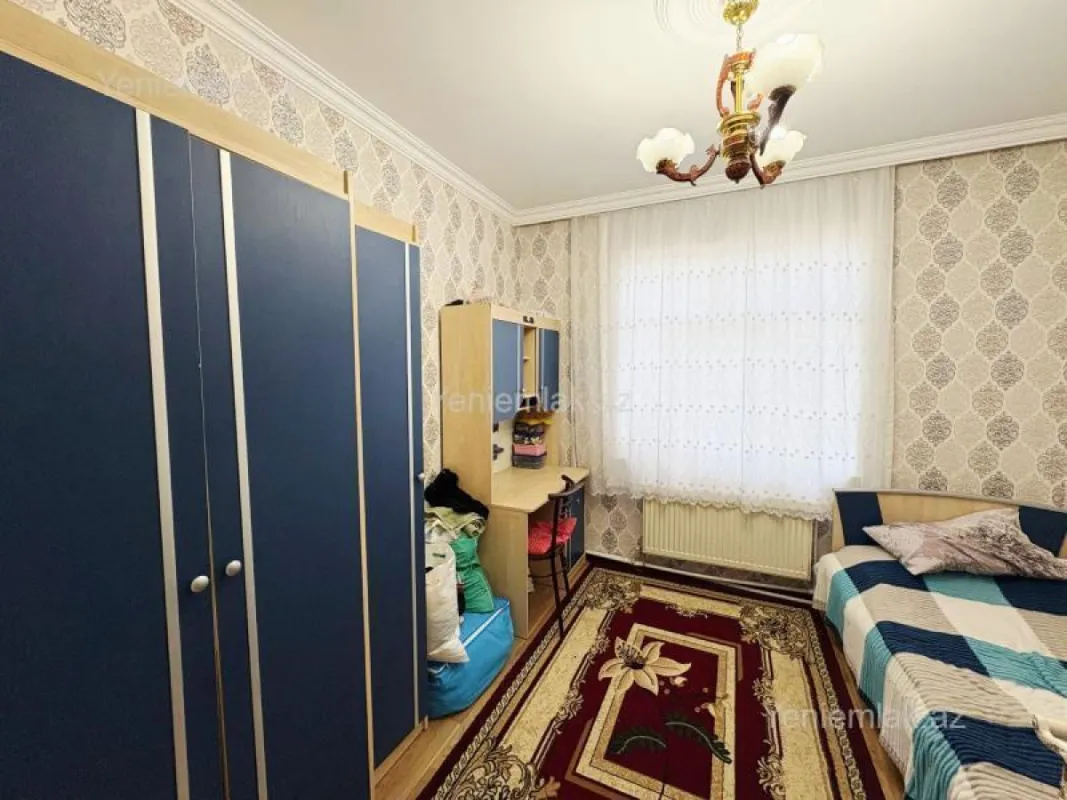 Satılır 4 otaqlı köhnə tikili 84 m²