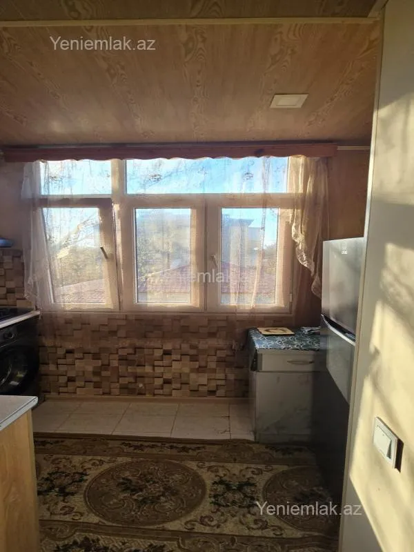 Satılır 1 otaqlı köhnə tikili 30 m²