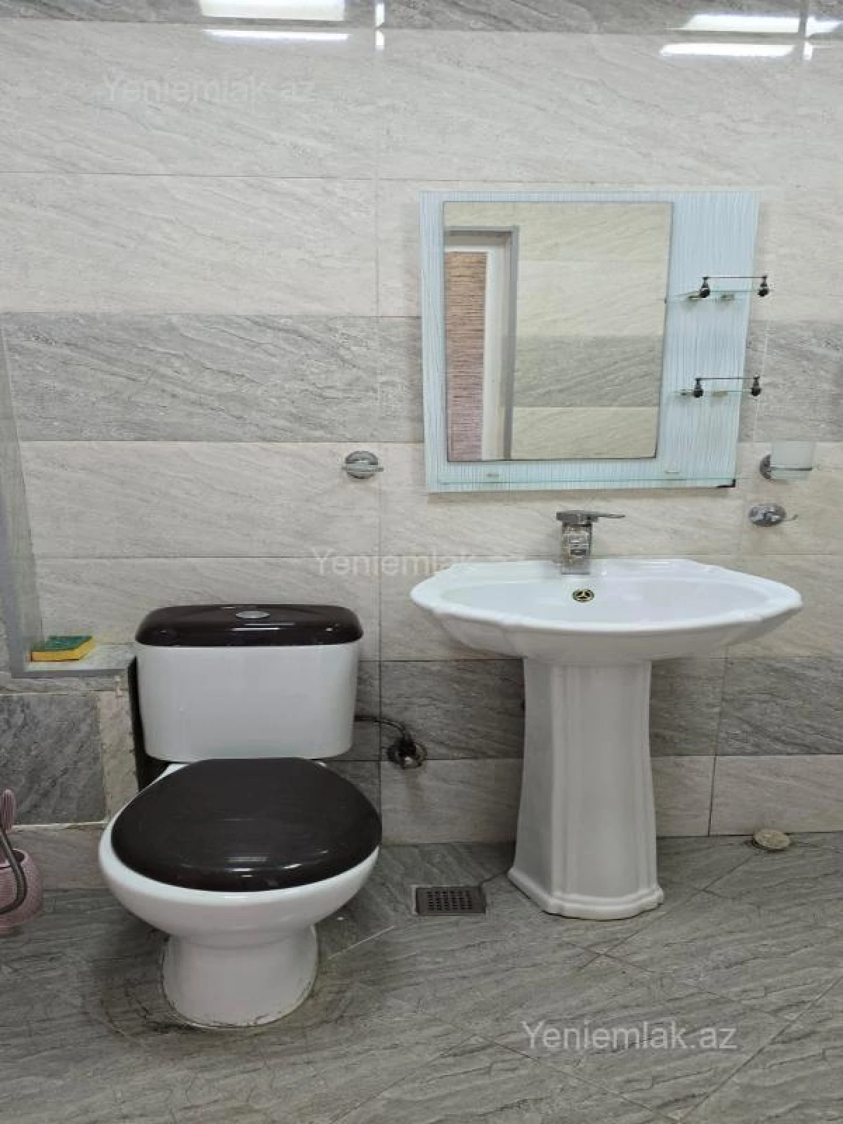 Satılır 1 otaqlı köhnə tikili 30 m²