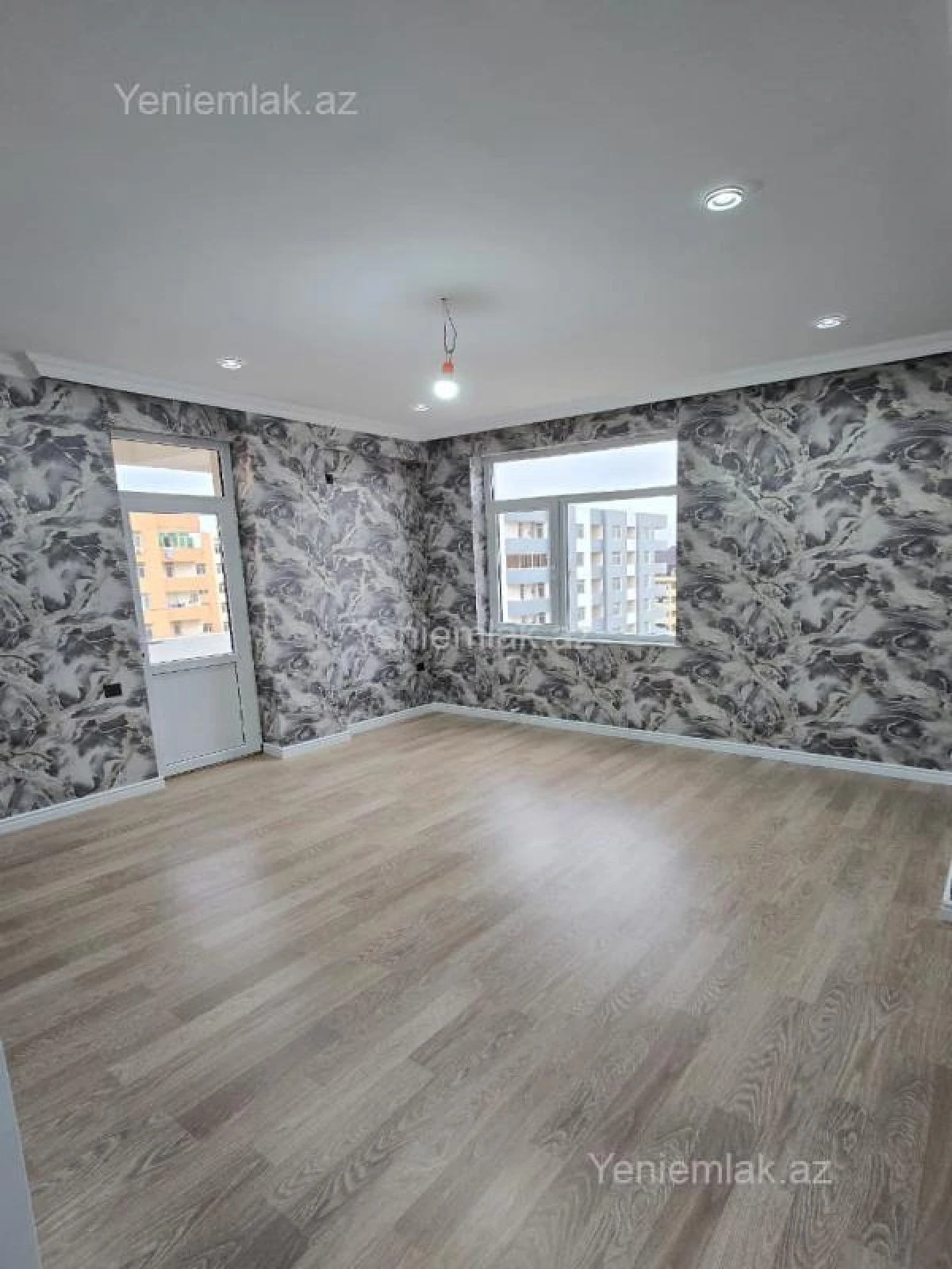 Satılır 2 otaqlı yeni tikili 72.5 m²