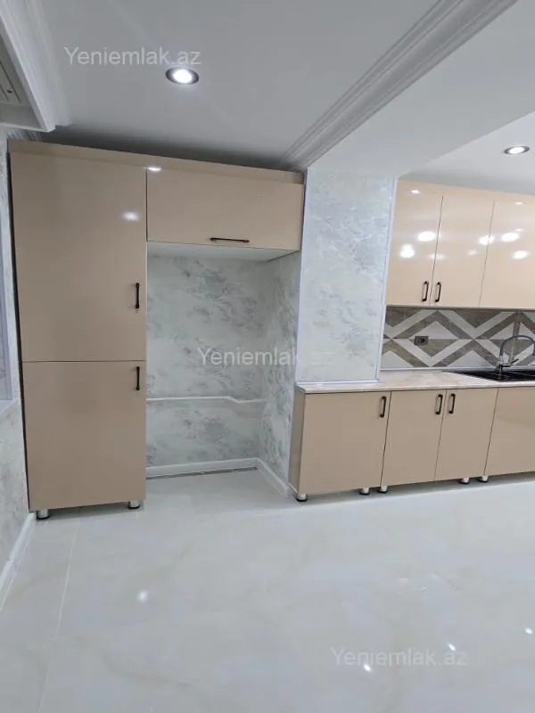 Satılır 3 otaqlı köhnə tikili 80 m²
