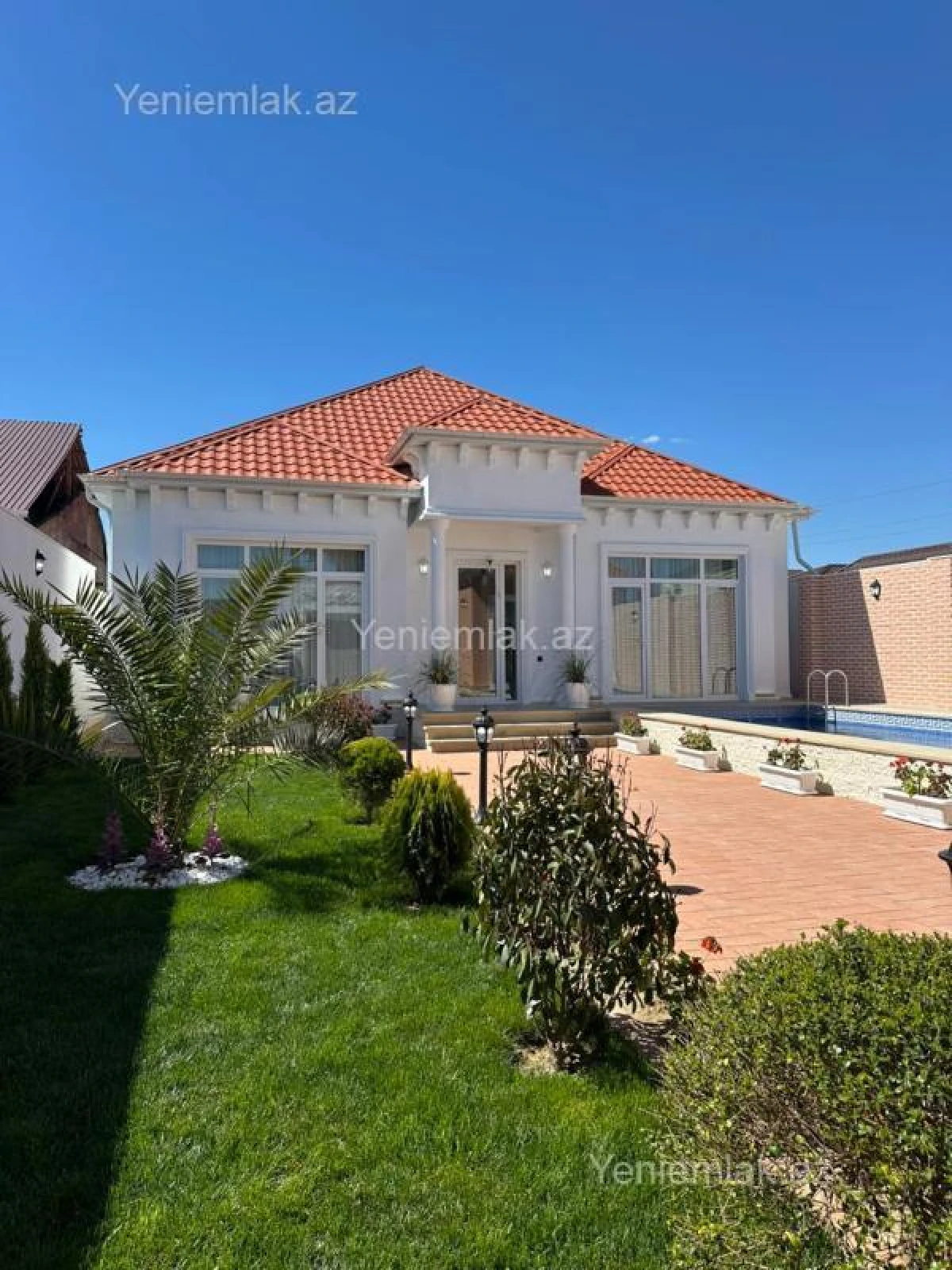 Satılır 5 otaqlı həyət evi 220 m²