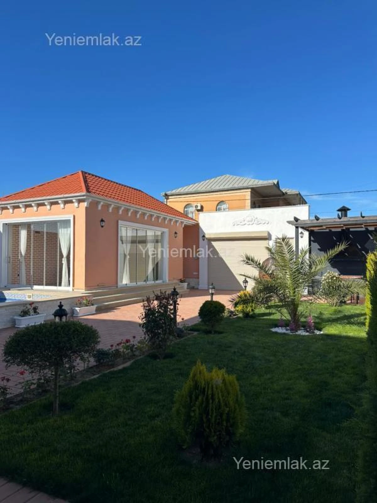 Satılır 5 otaqlı həyət evi 220 m²