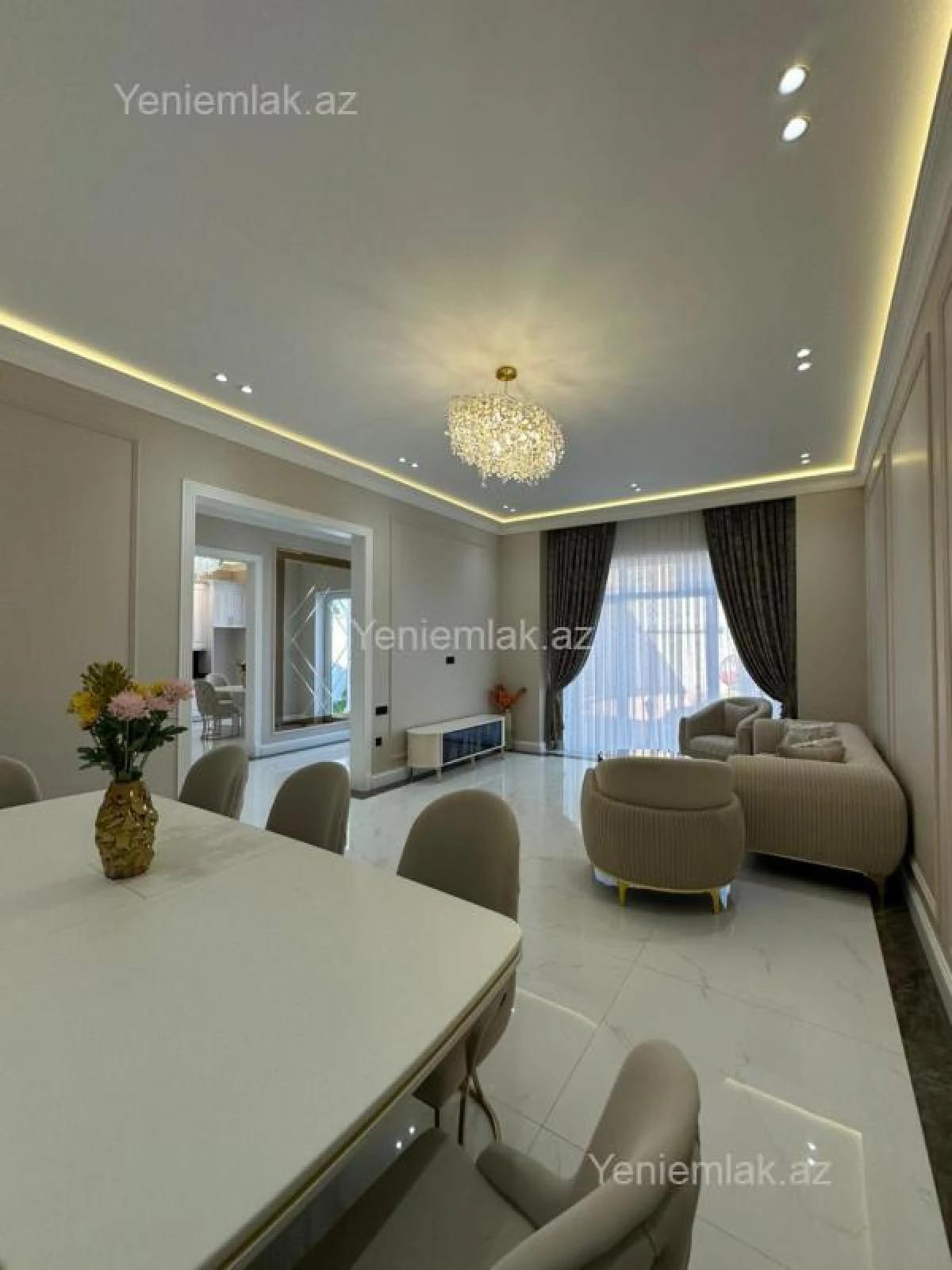 Satılır 5 otaqlı həyət evi 220 m²