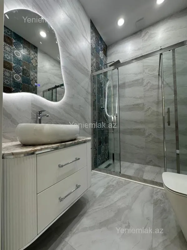 Satılır 5 otaqlı həyət evi 220 m²