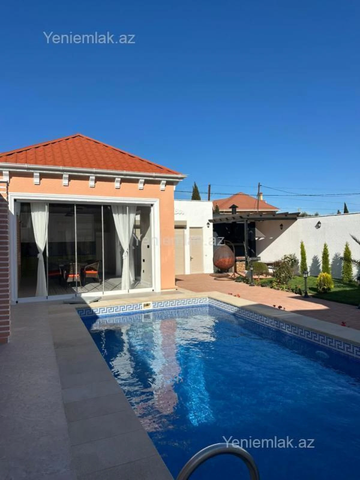 Satılır 5 otaqlı həyət evi 220 m²