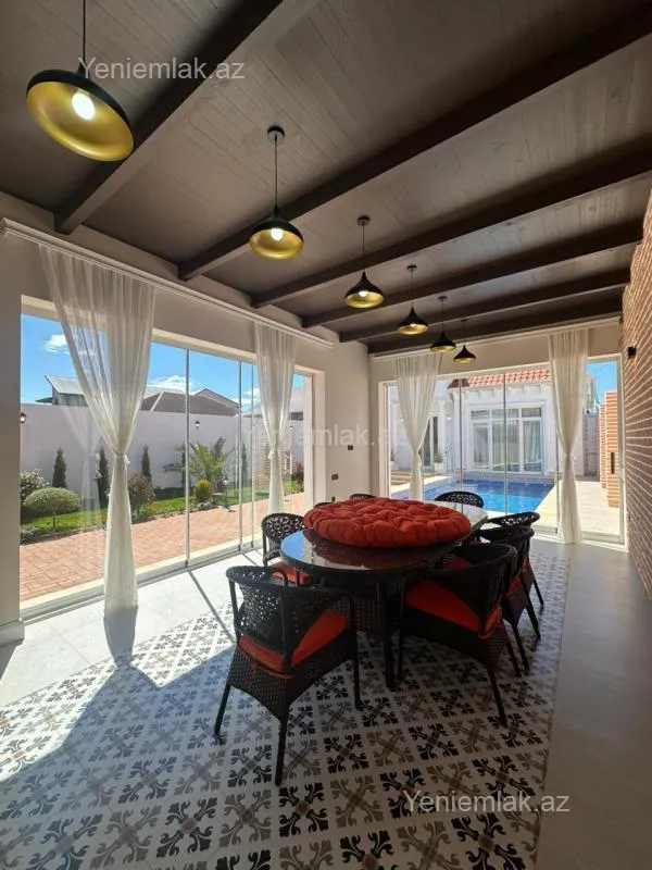 Satılır 5 otaqlı həyət evi 220 m²