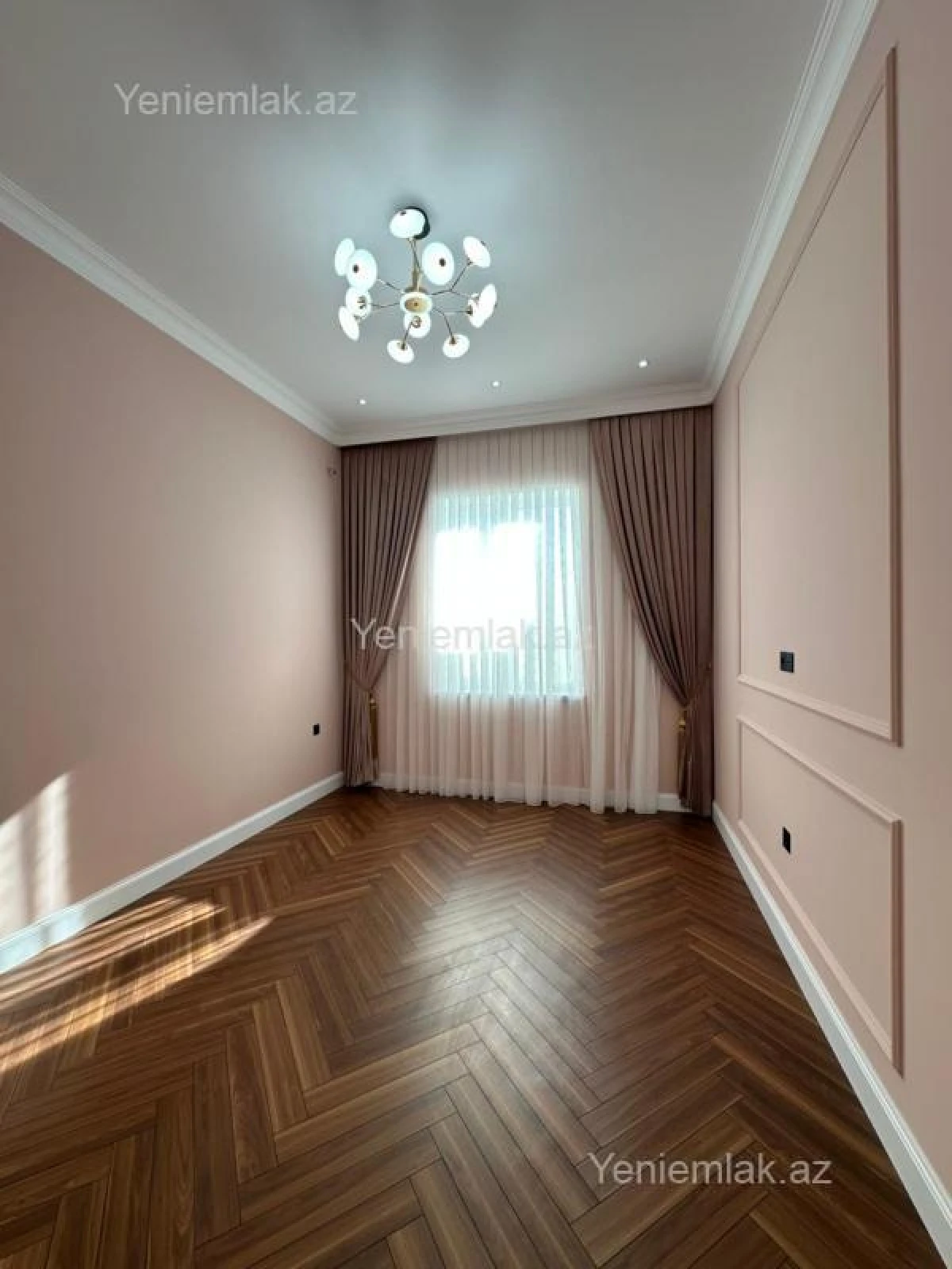 Satılır 5 otaqlı həyət evi 220 m²