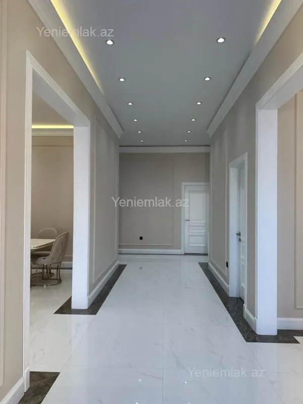 Satılır 5 otaqlı həyət evi 220 m²