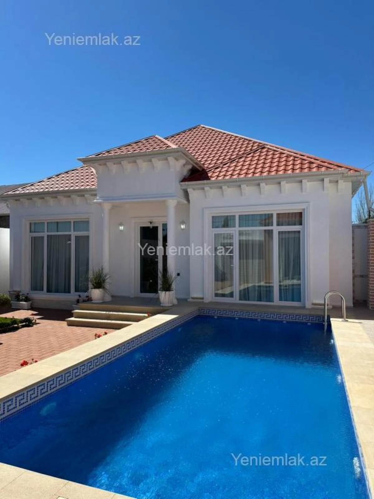 Satılır 5 otaqlı həyət evi 220 m²