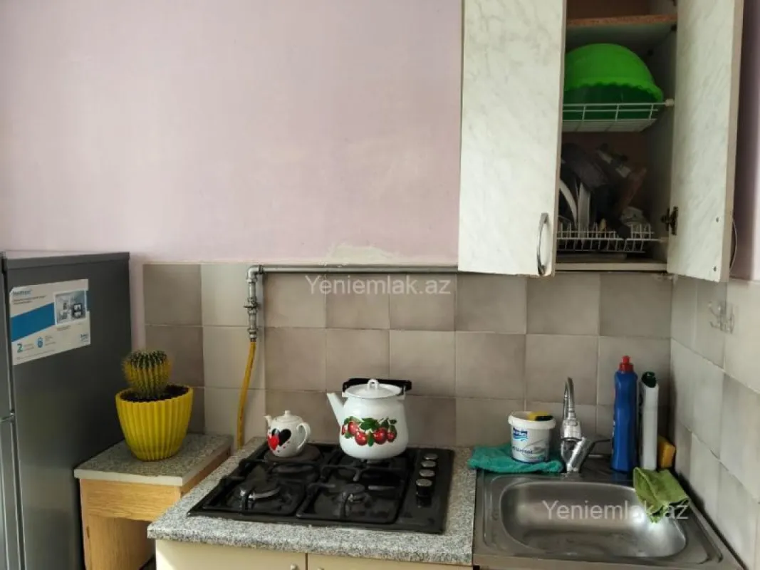 Satılır 1 otaqlı köhnə tikili 30 m²