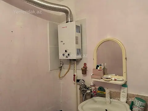 Satılır 1 otaqlı köhnə tikili 30 m²