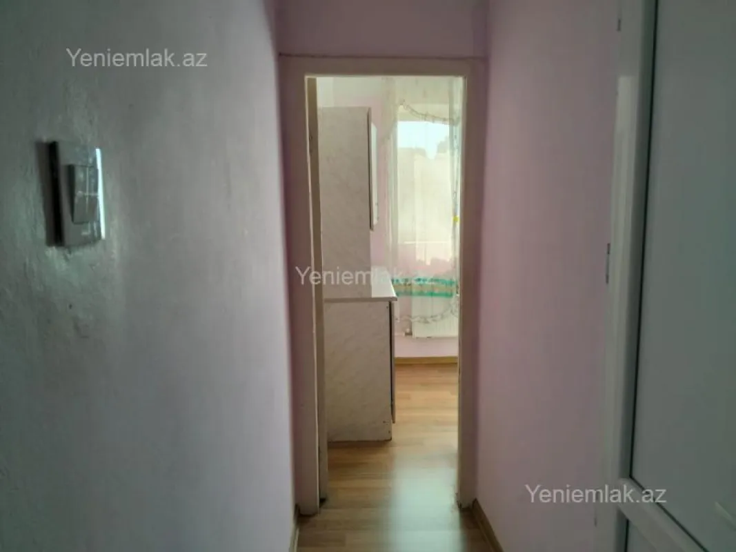 Satılır 1 otaqlı köhnə tikili 30 m²