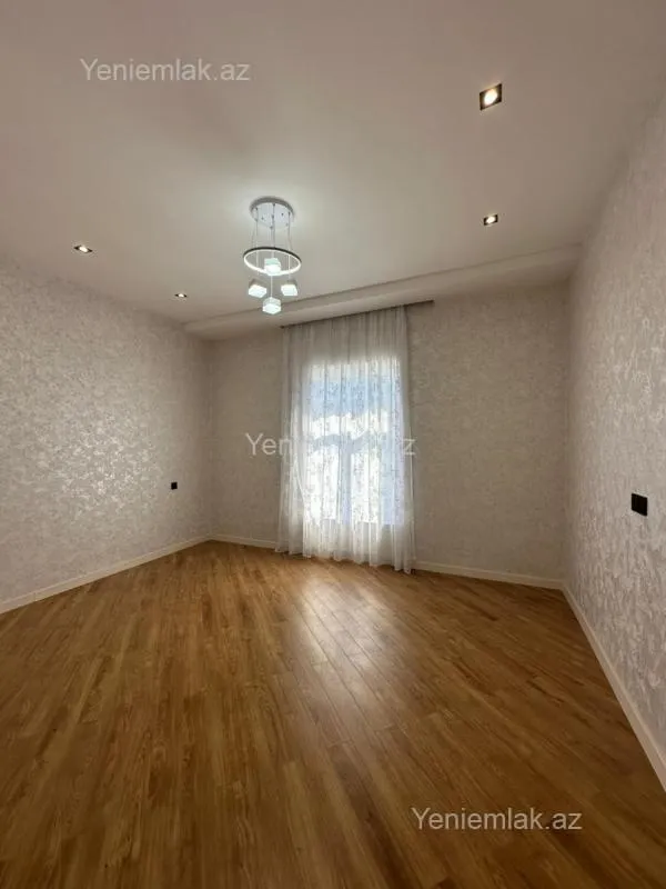 Satılır 8 otaqlı həyət evi 350 m²