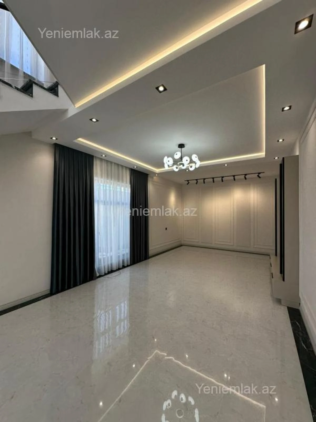 Satılır 8 otaqlı həyət evi 350 m²