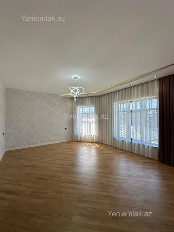 Satılır 8 otaqlı həyət evi 350 m²