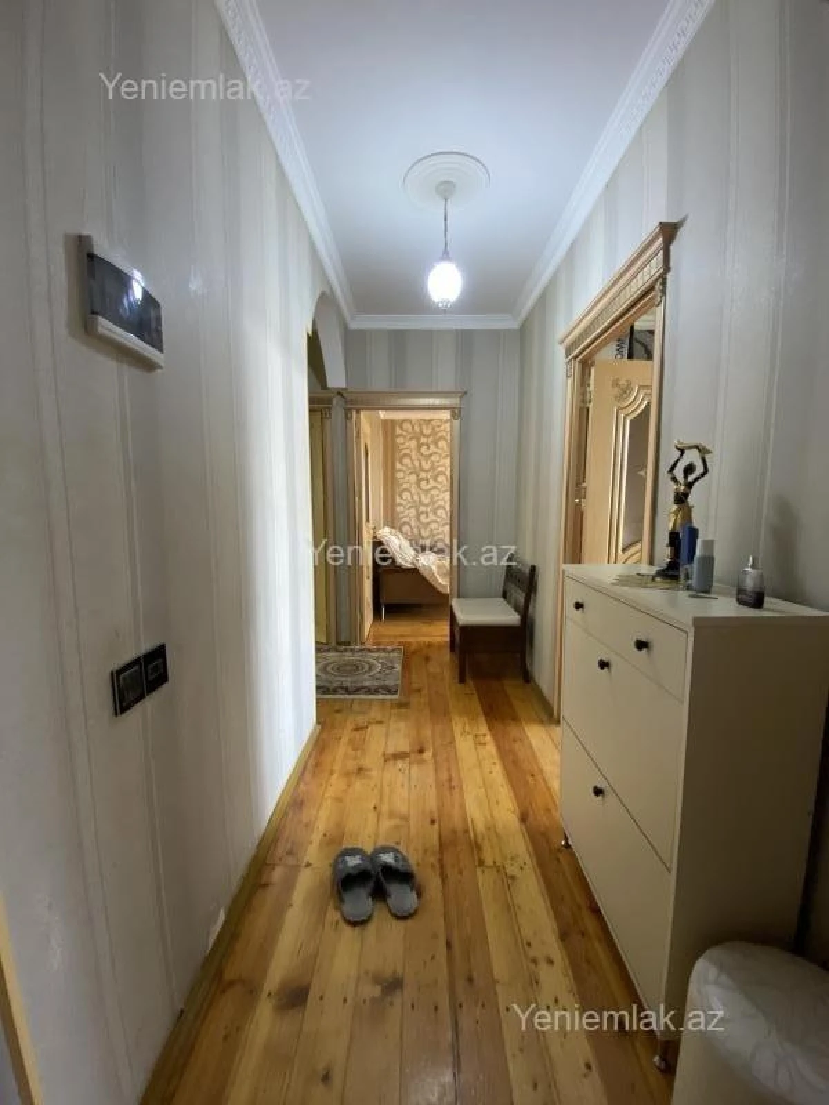 Satılır 4 otaqlı köhnə tikili 100 m²