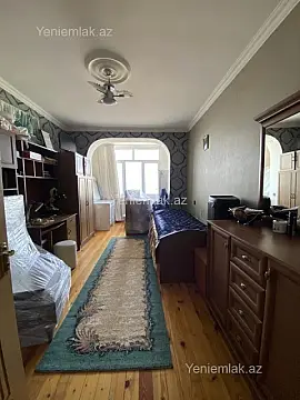 Satılır 4 otaqlı köhnə tikili 100 m²