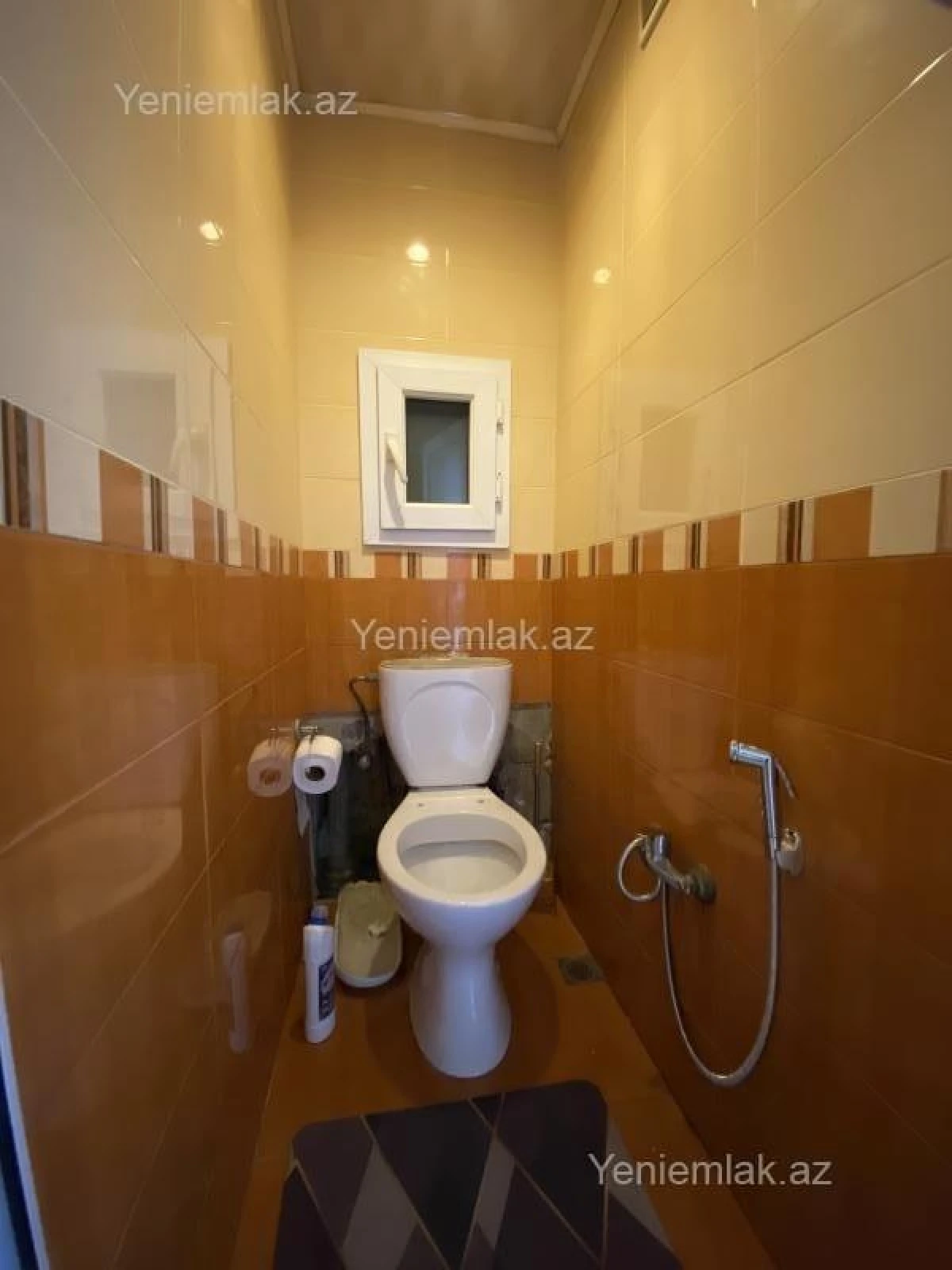 Satılır 4 otaqlı köhnə tikili 100 m²