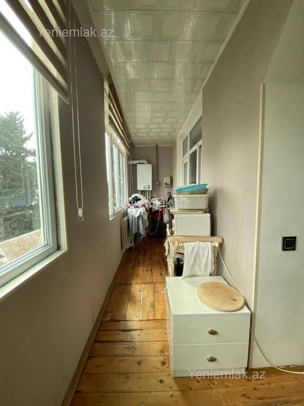 Satılır 4 otaqlı köhnə tikili 100 m²