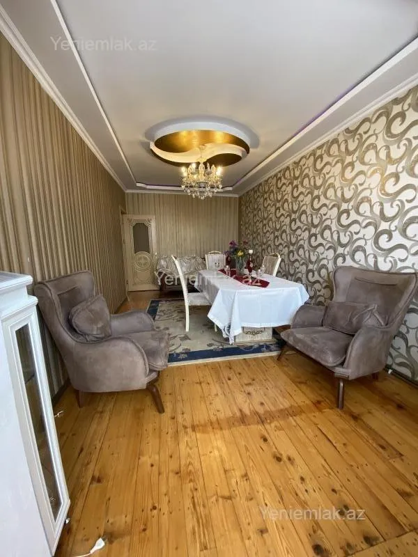 Satılır 4 otaqlı köhnə tikili 100 m²